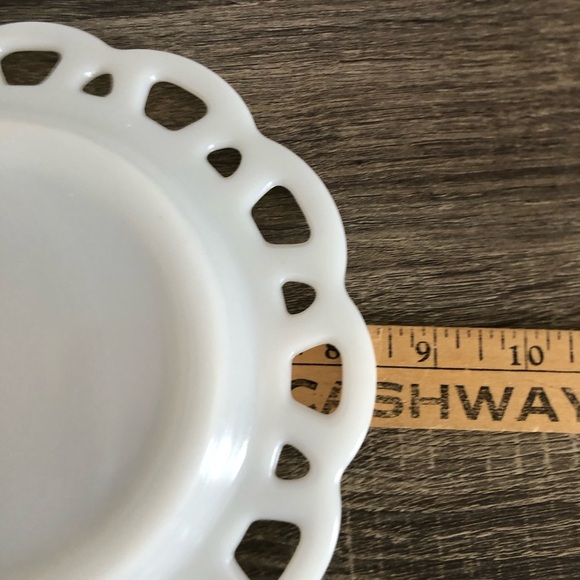 Vtg Hazel Atlas Milk Glass Plate with Lace Edge - Picture 9 of 10